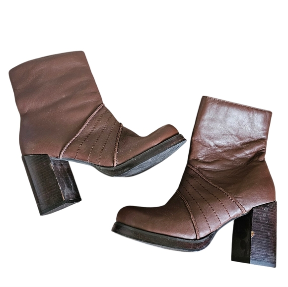 Y2k Vintage Candie's Brown Leather Ankle Boots with Block Heel Size 8 - Picture 1 of 9